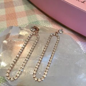 ROSE GOLD CRYSTAL EARRINGS PIERCED NWT ⚜️🔮
